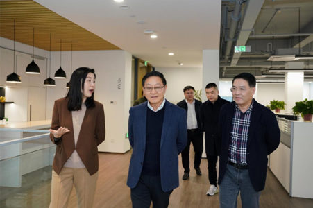 省住建廳原副廳長、國際綠建聯(lián)盟執(zhí)行主席、江蘇省人民政府參事室特聘專家劉大威一行蒞臨城發(fā)設(shè)計(jì)考察指導(dǎo)